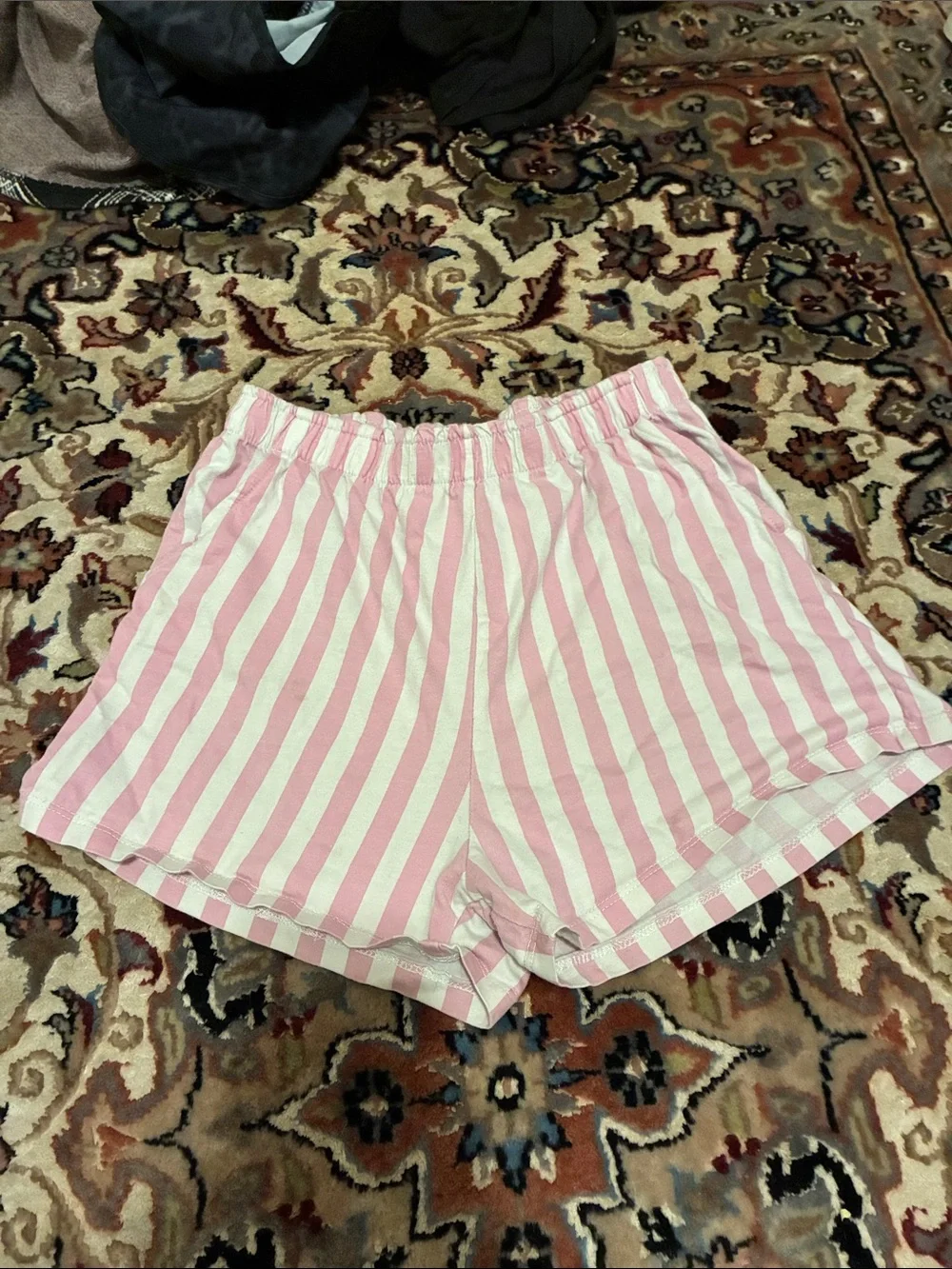 Pink and white kids large (10) shorts